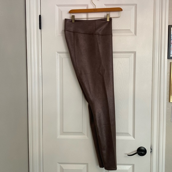 WHBM • Runway Leggings *NWOT* - Picture 5 of 13